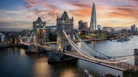 london bridge  tower bridge comparison  london pass
