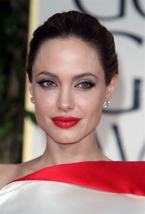 Angelina Jolie Atrizes Cantores