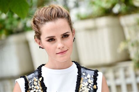 Emma Watson Has The Most Pinterest Worthy Hair On Earth Vogue Australia