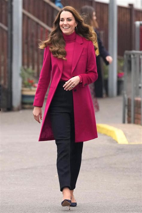 kate middleton just wore the sleek pants style i constantly reach for