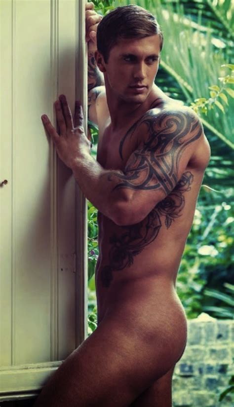 dan osborne gets naked w supporting bits by tom daley and zac efron alan ilagan