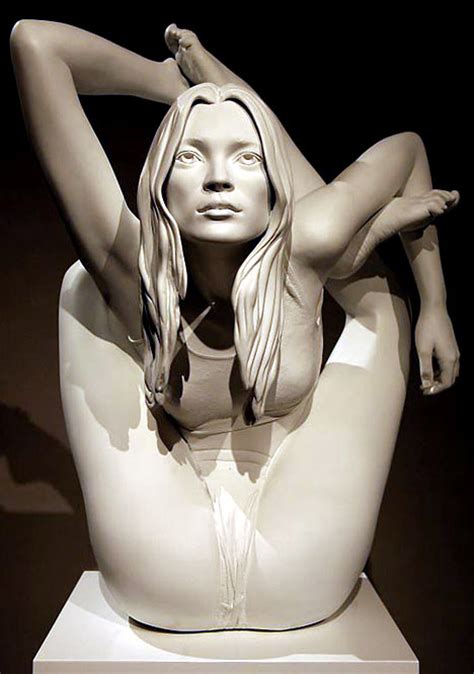 sculpture of armless woman