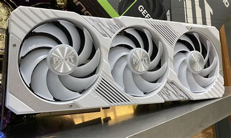 palit  giving   white special edition  geforce rtx