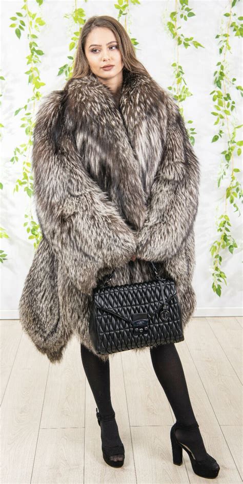 Pin By Anton Neumeier On Pelz Fur Jacket Women Fur Coats Women Fur
