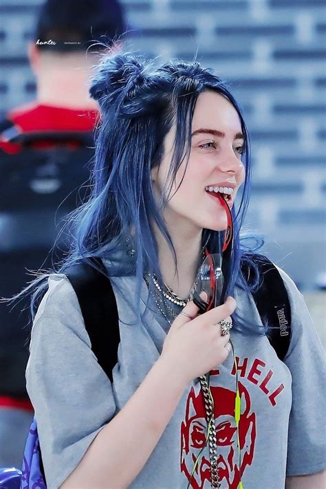 honestly my favorite picture of her💙🖤💙 billie celebrities