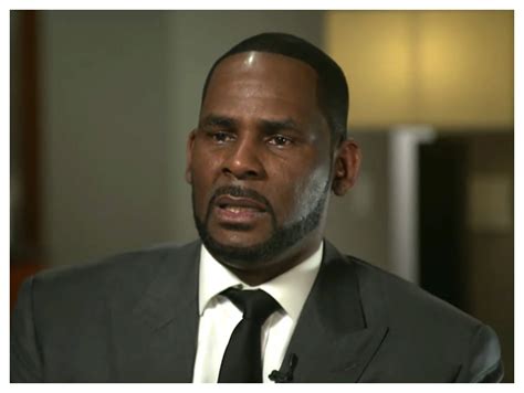 rapper r kelly arrested on 13 different counts including sex trafficking charges