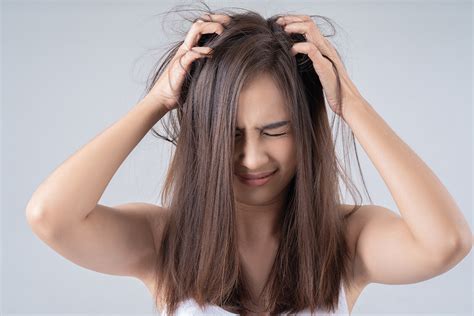 tips efektif  mengatasi masalah rambut lepek tajukid