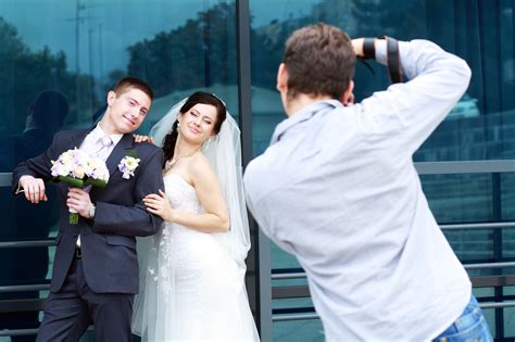 top  tips  choosing   wedding photographer
