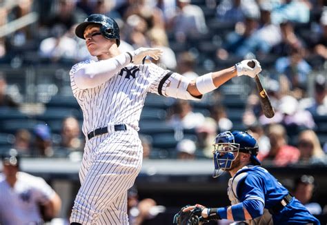 home run leaders  year  major league baseball baseball wall