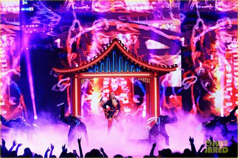 Nicki Minaj Performs Chun Li And Rich Sex At Bet Awards