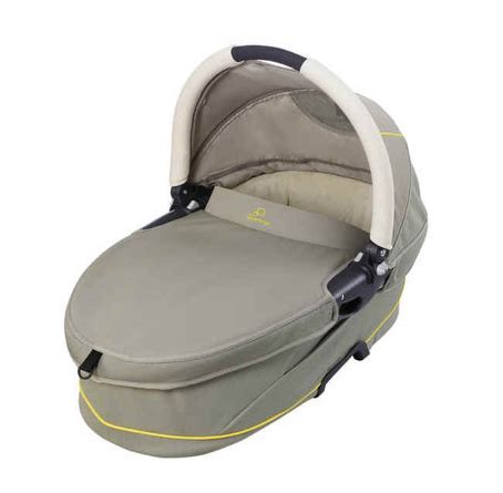 easily travel   baby   quinny dreami bassinet     give  baby