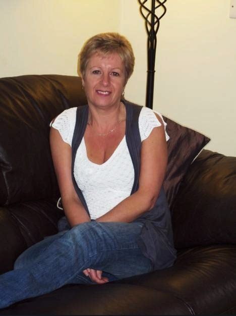 bijoubev 55 from bristol is a local granny looking for