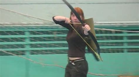 real life legolas archer rediscovers ancient archery techniques can shoot three arrows in a