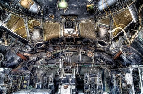bomber cockpit hdrcreme