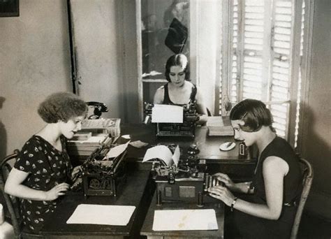 vintage office assistant 32 pictures of secretaries from before the 1970s ~ vintage everyday