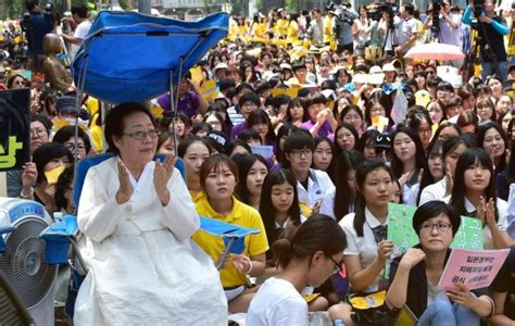 japan and south korea agree ww2 ‘comfort women deal