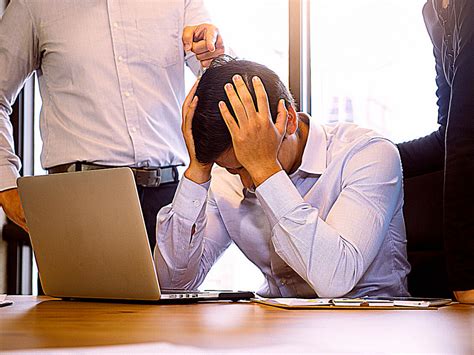 employees  victims  workplace bullying