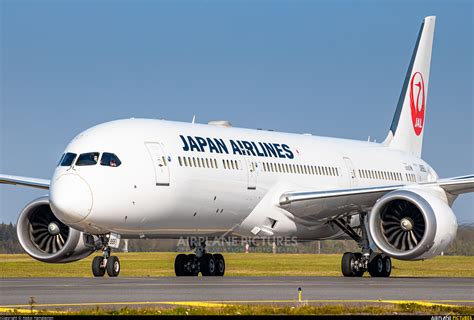 jaj jal japan airlines boeing   dreamliner  helsinki vantaa photo id