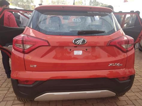 mahindra xuv shown  dealers  accessories   official launch