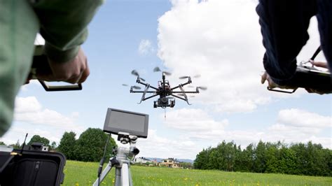 uk civil aviation authority calls  drone pilots  fly responsibly