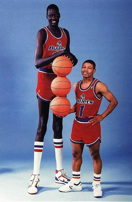 manute bol  spud webb manute bol pro basketball basketball pictures love  basketball