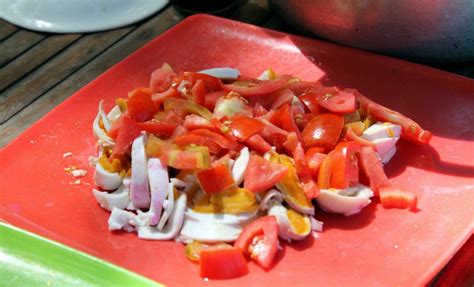 philippines cuisine itlog na maalat  kamatis