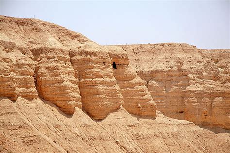 male skeletons unearthed at qumran archaeology magazine