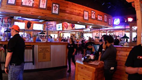 texas roadhouse kneaders   businesses  open  surprise