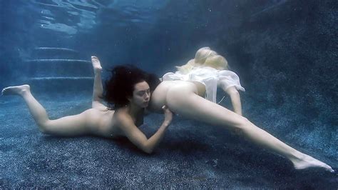 Underwater Lesbians And Some Perils Too 87 Pics Xhamster