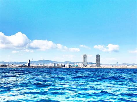 barcelona vista del mar en  yate  motor experitourcom