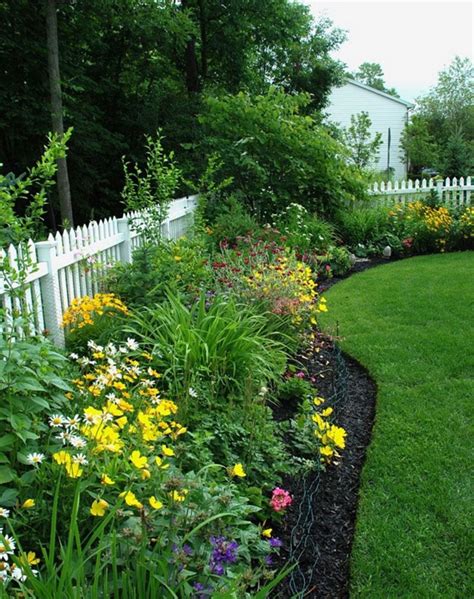 marvelous  backyard privacy fence landscaping ideas   budget http