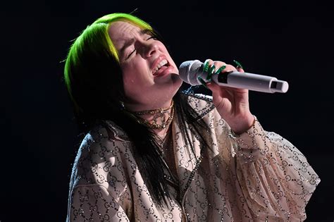 Billie Eilish Tackles Body Shaming At Miami Concert Spin