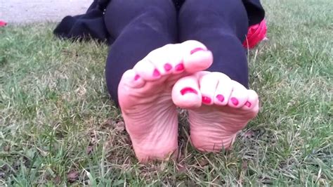 ex girlfriends bare soles of feet youtube