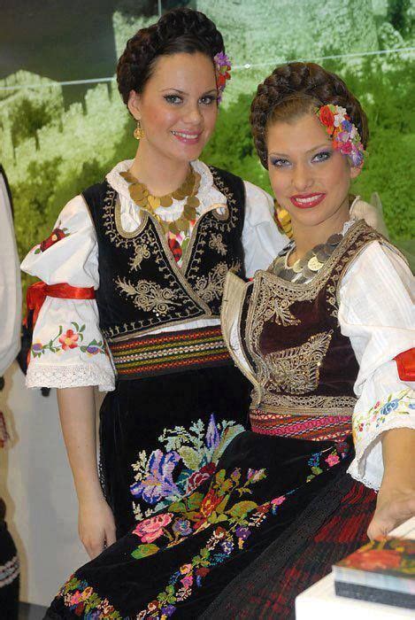 Classify Serbian Girls In Traditional Costumes