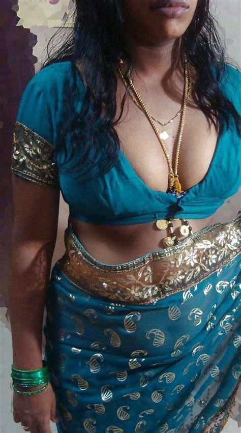 indian housewife expose her big boobs in saree 3 pics