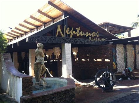 Entrada Del Restaurante Picture Of Neptuno S Club
