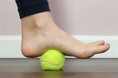 6 Easy Plantar Fasciitis Exercises To Release Foot Pain