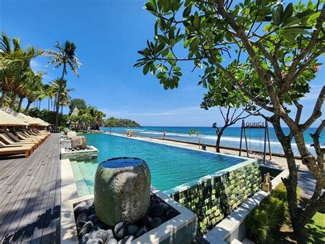 superb luxury villas  ocean views review  qunci villas hotel