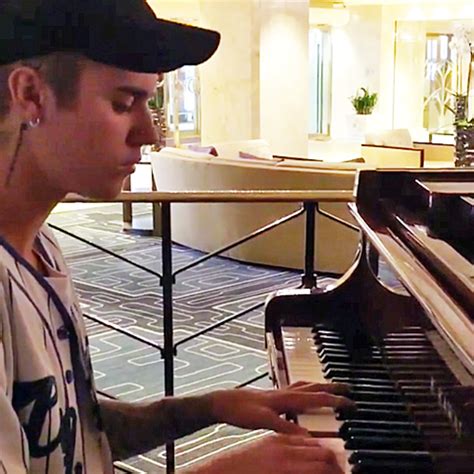 Watch Justin Bieber Fan Girls Over Drake By Playing ‘work’ And ‘hotline