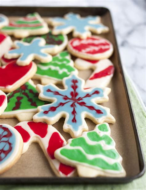decorate cookies  icing  simplest easiest method kitchn