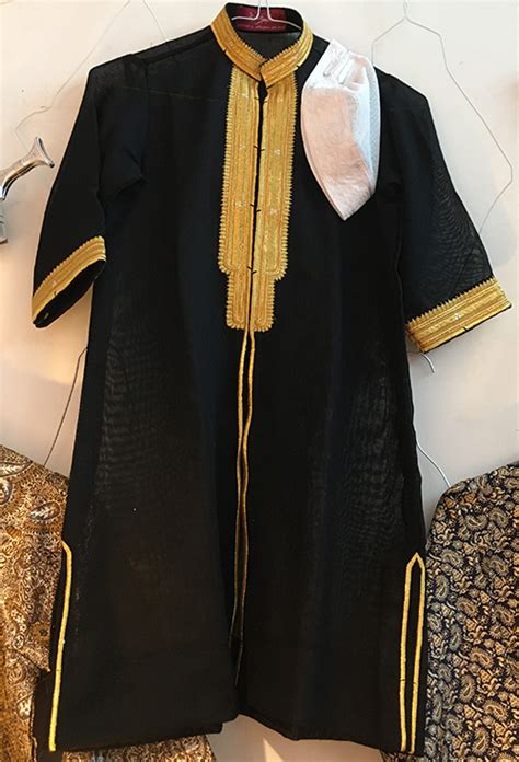 traditional clothing of bahrain what typically arabic garments do they
