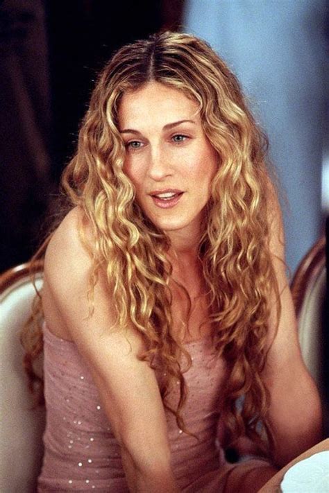 11 times carrie bradshaw made curls look good with images