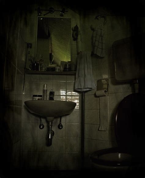 creepy bathroom pictures canvas isto