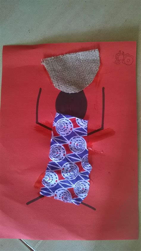 project afrika een figuur tekenen waar de kleuters  met lapjes stof kledij mogen opkleven