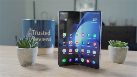 samsung galaxy  fold  review final verdict trusted reviews