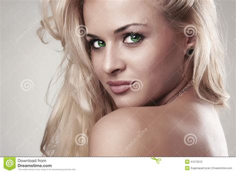 Sensitive Beautiful Blond Woman Hairstyle Salon Xy