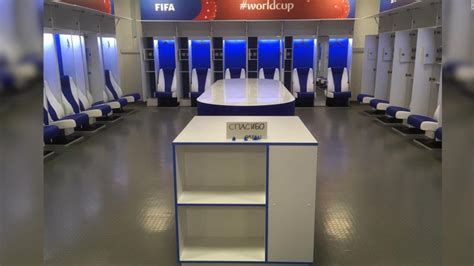 Japan S World Cup Team Leaves Behind A Spotlessly Clean Locker Room Cnn