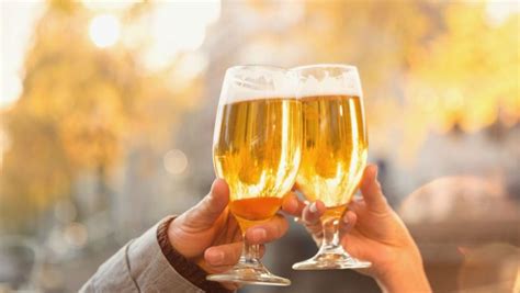 Lifestyle News Here’s How Drinking Beer Can Benefit Your Sex Life 🛍