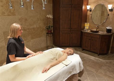woman    massage   spa room    sink  mirror