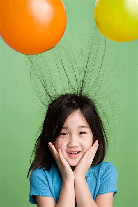 examples  static electricity  everyday life